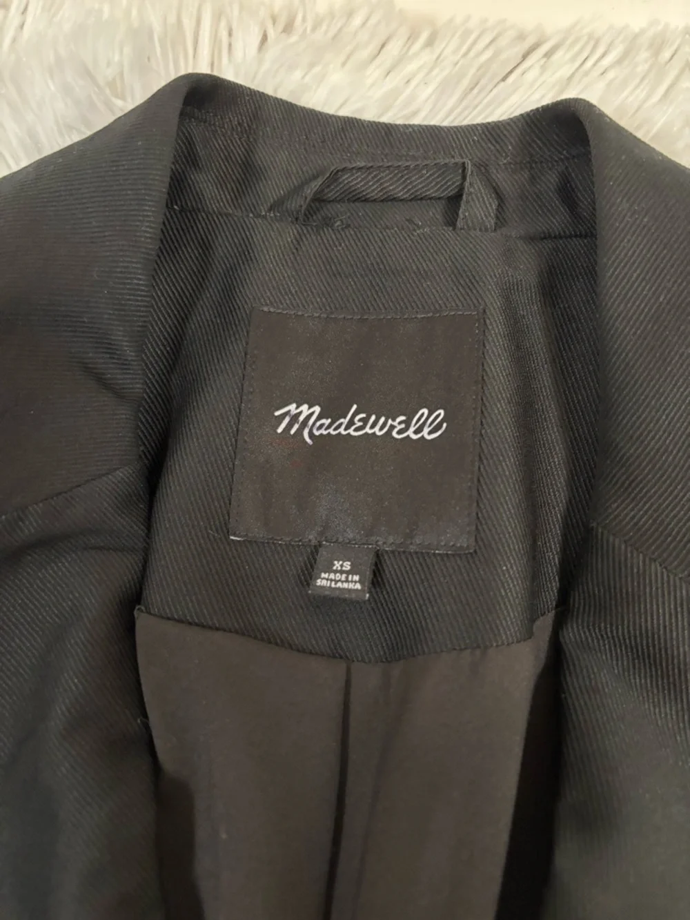 Madewell Women's Double-Breasted Blazer light weight in black‎ relax fit